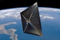 ����������� NanoSail-D � ��������� �������