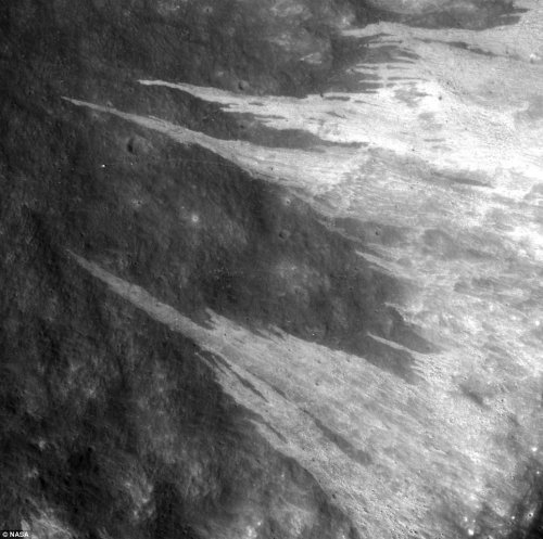 Снимок аппарата LRO #3 Снимок аппарата LRO #3