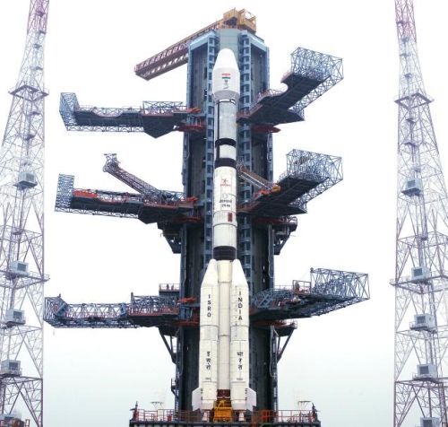 Ракета GSLV-Марк II на стартовой площадке Ракета GSLV-Марк II на стартовой площадке