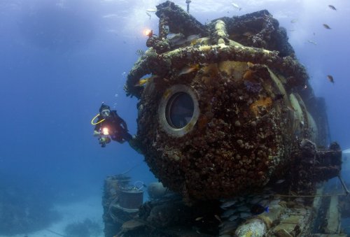 ������� Aquarius Reef Base