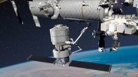 Модуль Jupiter возле космической станции Модуль Jupiter возле космической станции