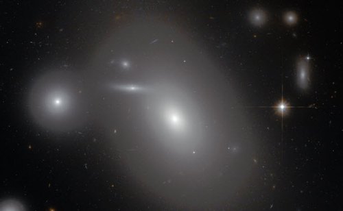 ��������� NGC 4889