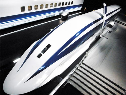 Макет нового maglev поезда Макет нового maglev поезда