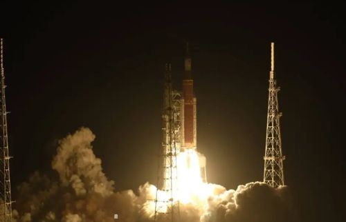 Запуск ракеты SLS