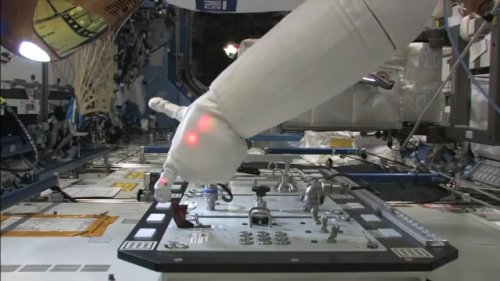 ����� Robonaut 2 �� ����� ���