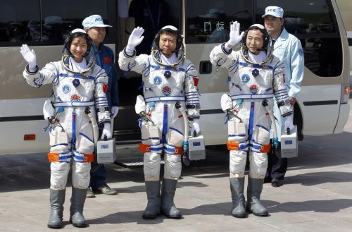 ������ ������������ ������� Shenzhou 9